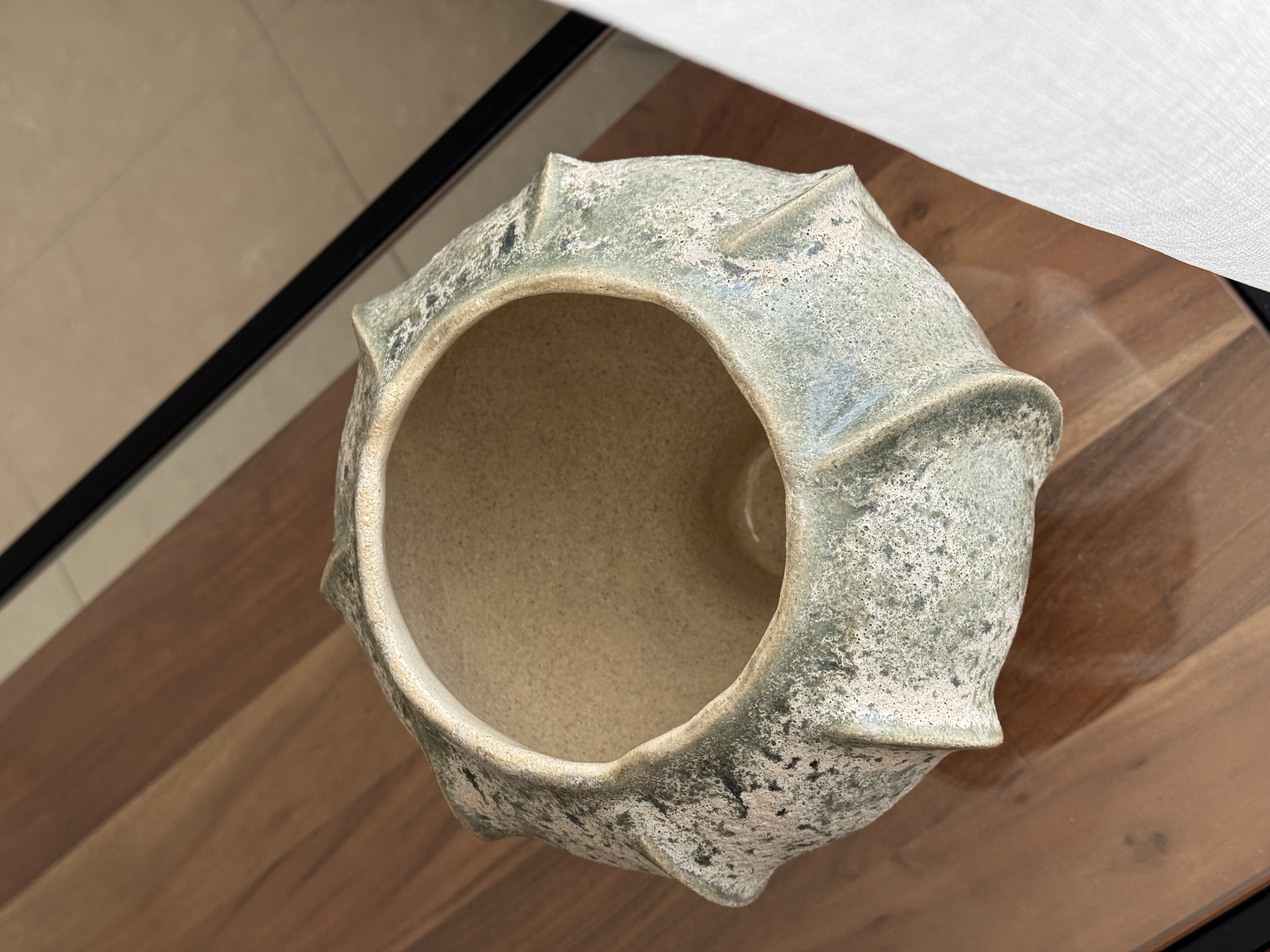 Olea Vase view 4